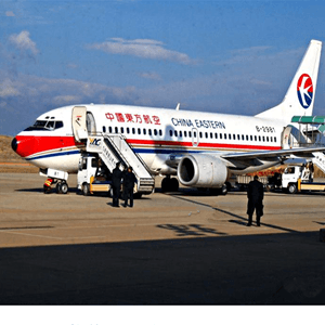 西郊机场托运航空快运业稳步发展的原因是什么？
